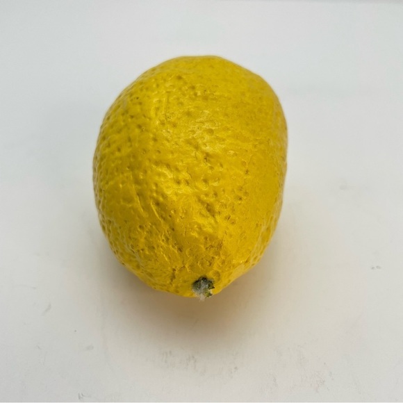 Lemon - Picture 4 of 8